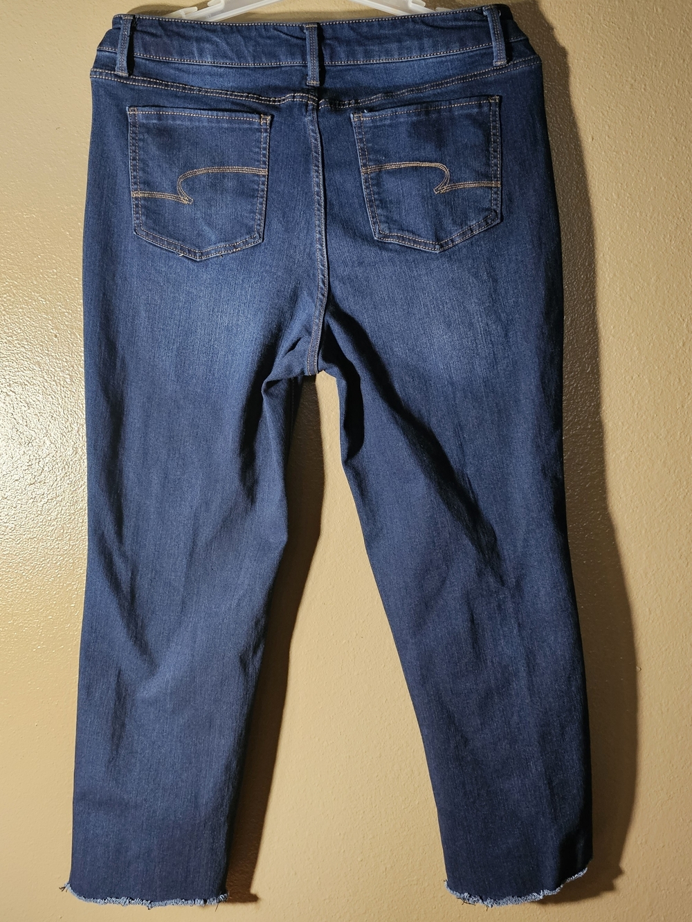 Time and Tru Dark Blue Ankle Straight Jeans Frayed Cuff Women's Size 16 - Picture 2 of 5